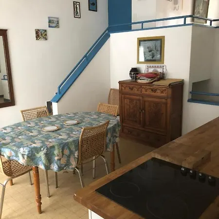 Apartment Centre