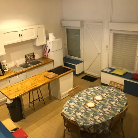 Apartment Centre *